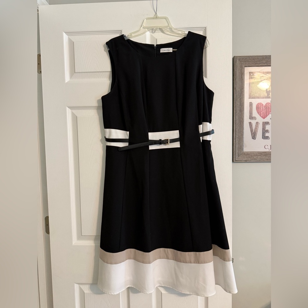 Calvin Klein Black, Light Taupe and White Sleeveless Dress Size 16